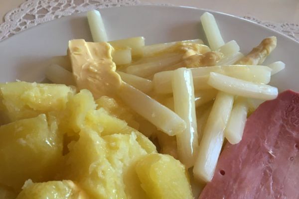 200424-asperges-img-78172DF6EFCD-AFB6-CDE9-7D56-5EC15418DE16.jpg